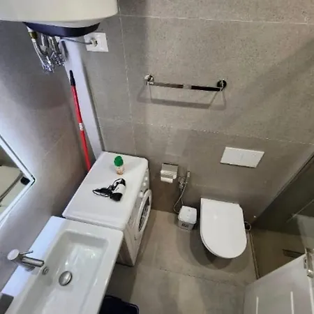 63bs Condor * Tirana