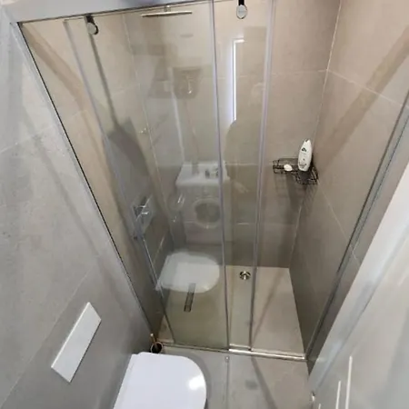 63bs Condor Apartment