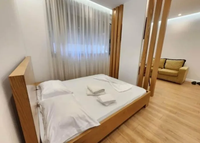 63bs Condor Apartment *