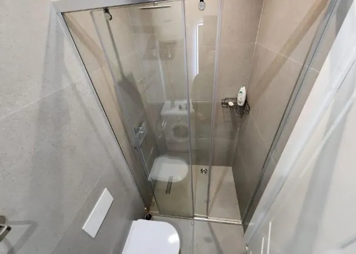 63bs Condor Apartment